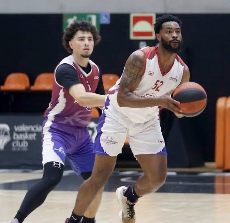 Donovan Saine fast break