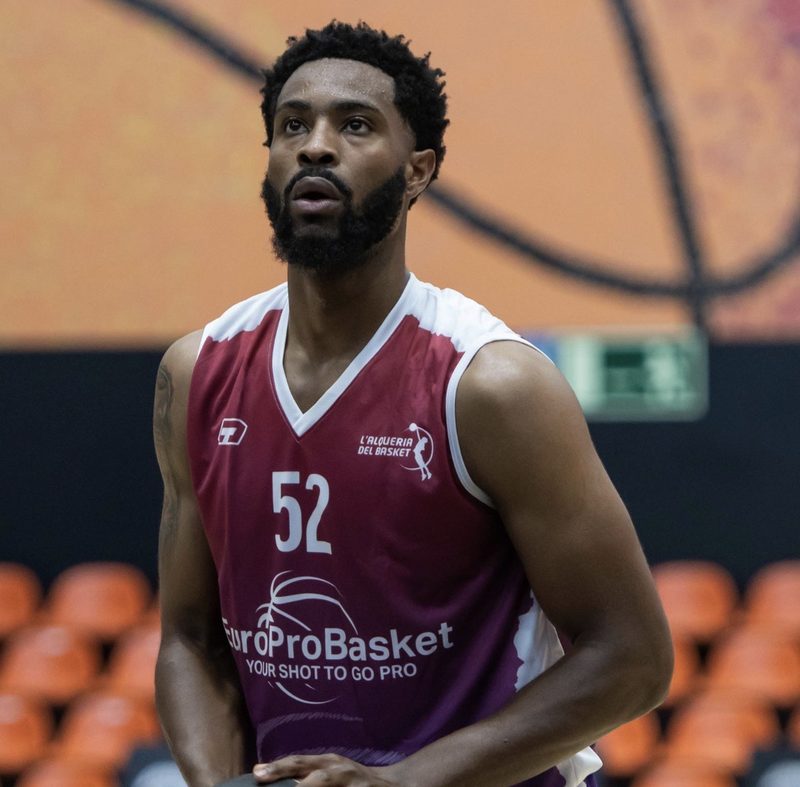 Donovan Saine free throw