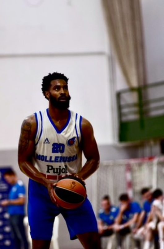 Donovan Saine free throw Mollerussa